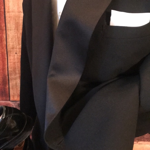 Neil Allyn Tuxedo Coat - Picture 14 of 17